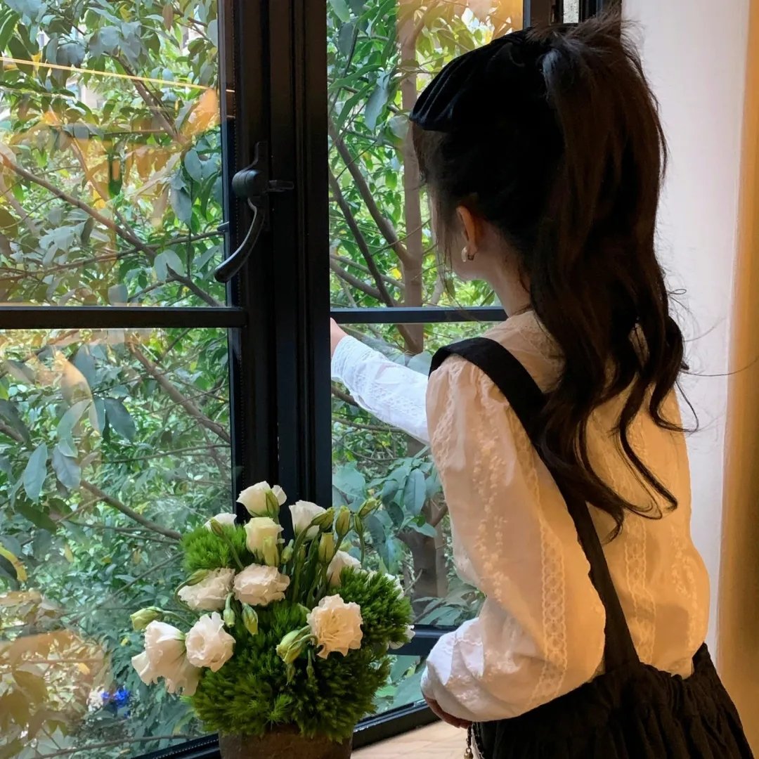 巴黎艳妹